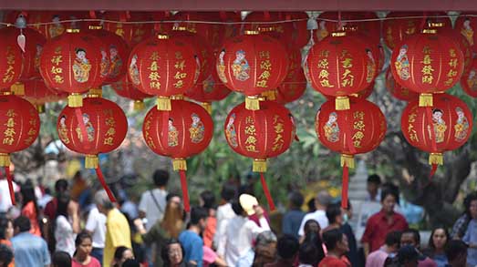 攜手相伴，為#沒有回家過年的他們#點(diǎn)贊~